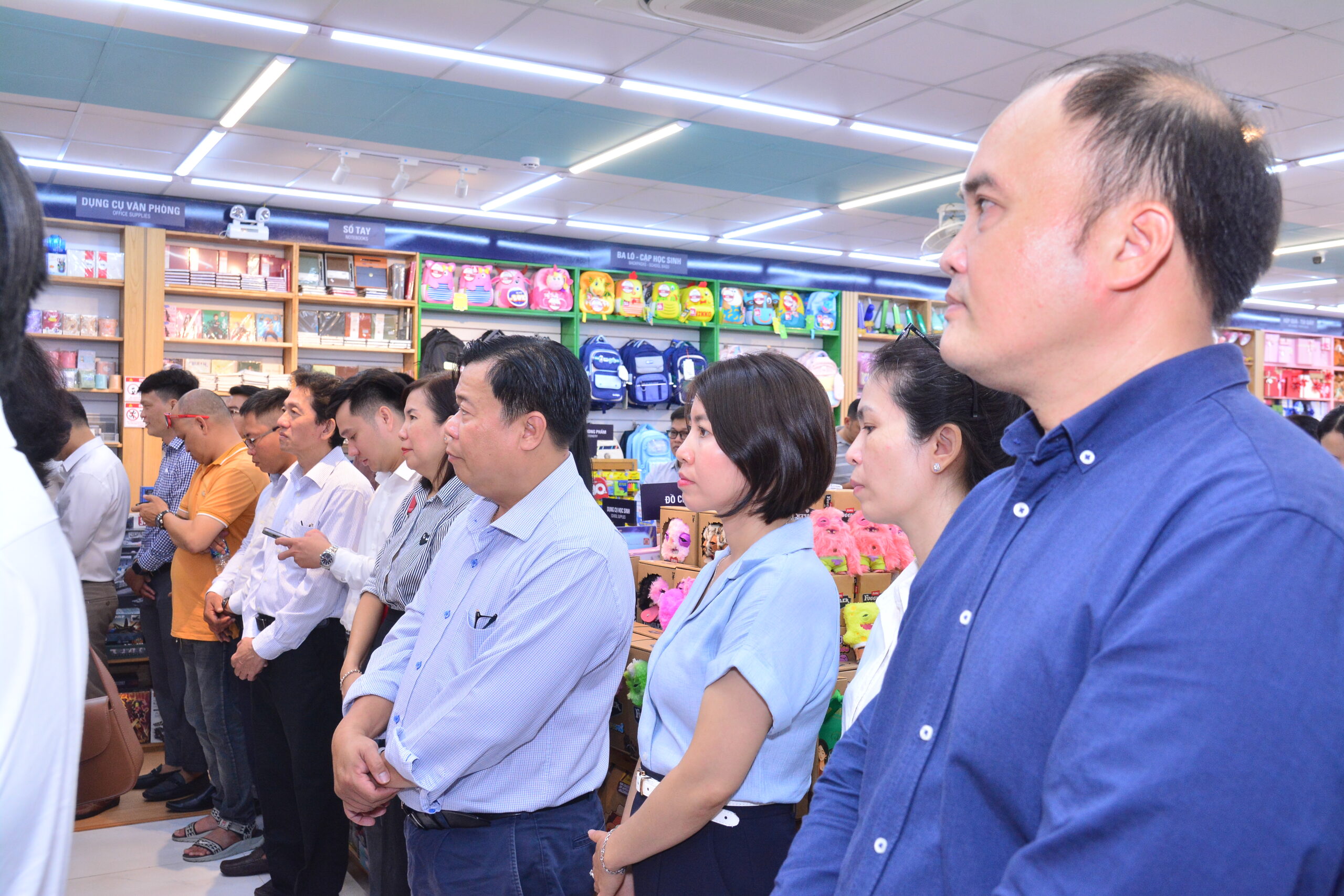 Nhà sách FAHASA Tam Hiệp (3)