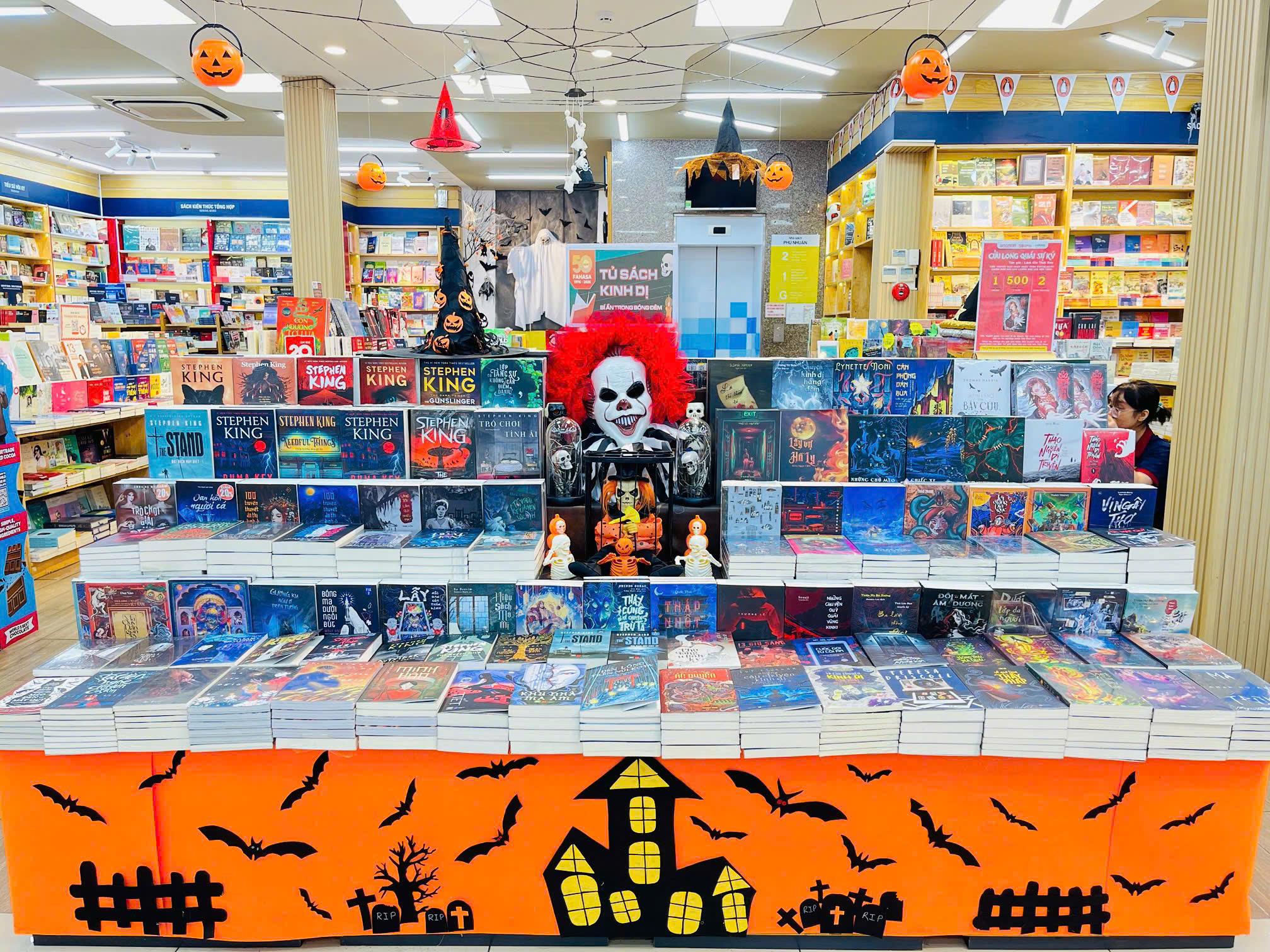 Truyện kinh dị, trinh thám thu hút dịp halloween