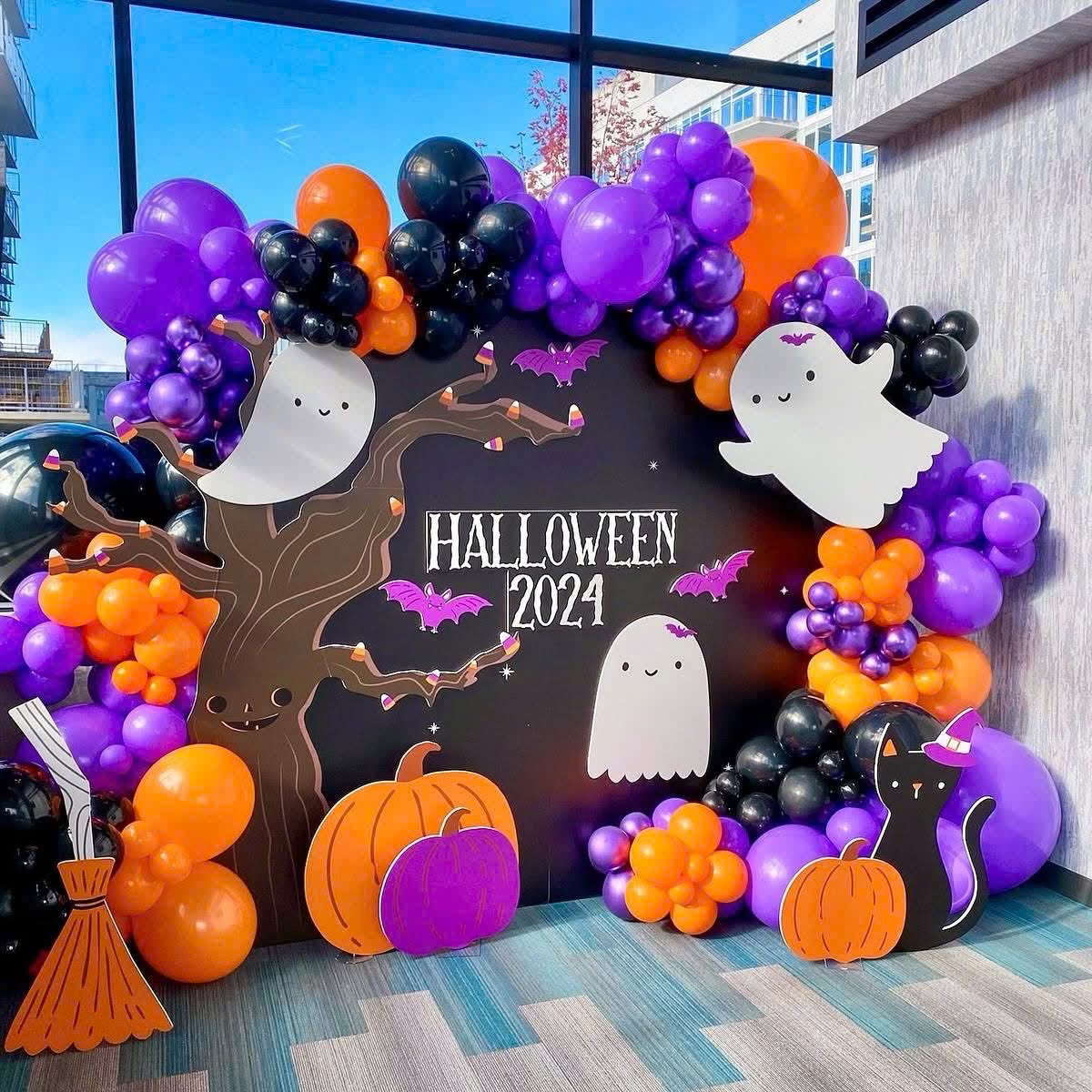 Trang trí cửa hàng bằng bóng bay Halloween