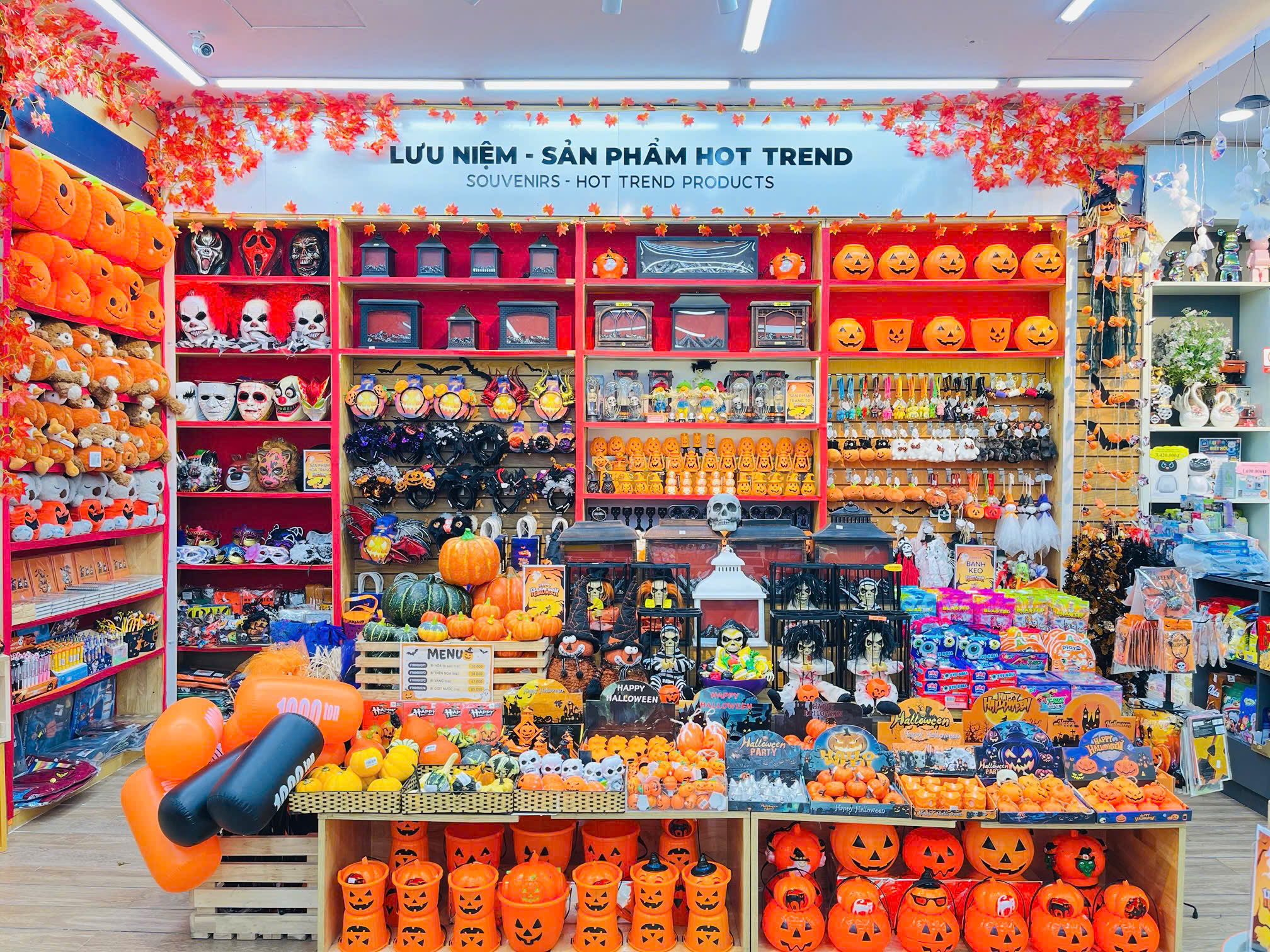 Món đồ trang trí Halloween không thể thiếu: bí ngô và đèn bí ngô halloween Món đồ trang trí Halloween không thể thiếu: bí ngô và đèn bí ngô halloween