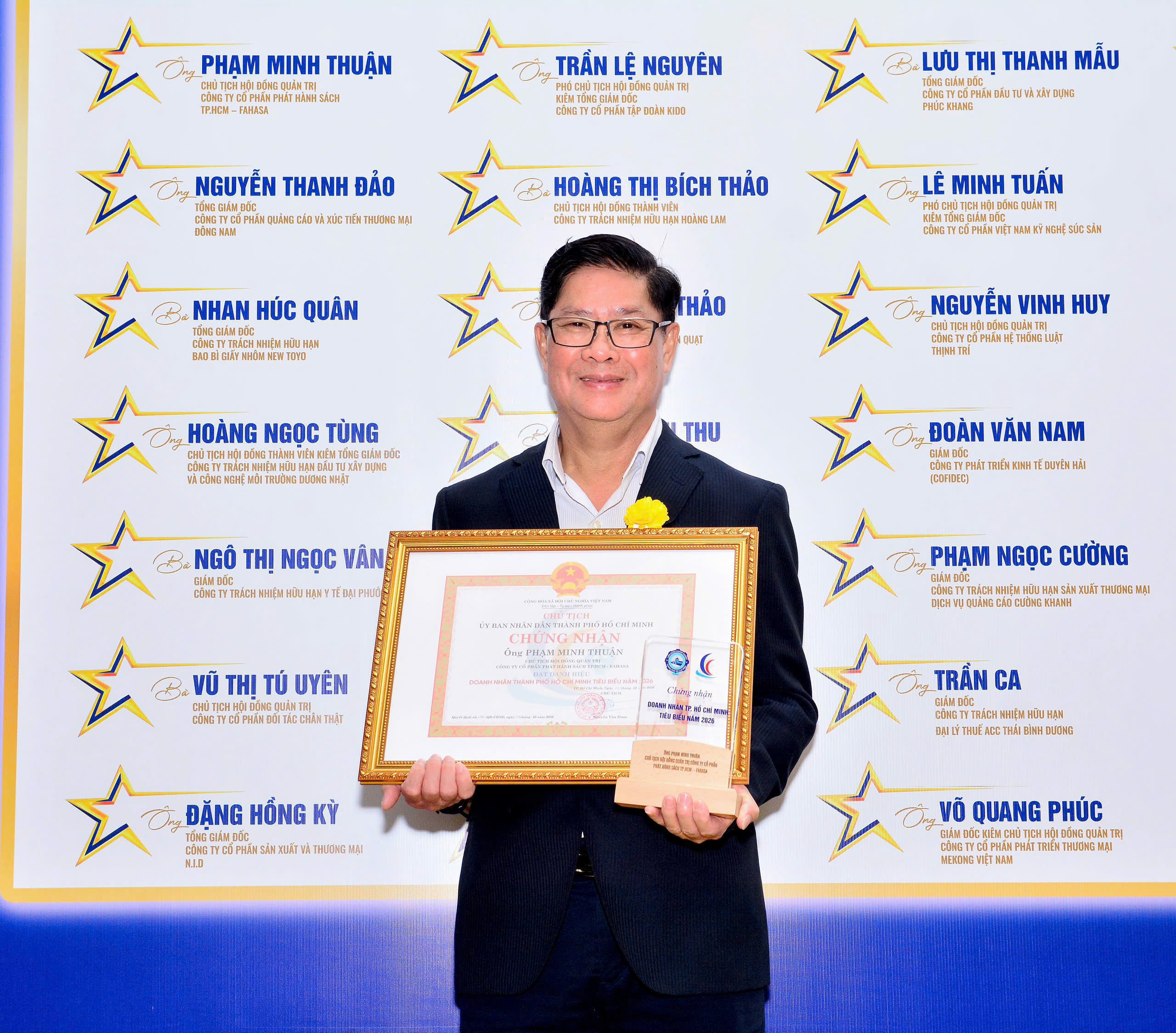 Công Ty FAHASA Và Chủ Tịch HĐQT - Ông Phạm Minh Thuận Vinh Dự Được Công Nhận Danh Hiệu “Doanh Nghiệp, Doanh Nhân Tp. Hồ Chí Minh Tiêu Biểu” Năm 2026 (5)
