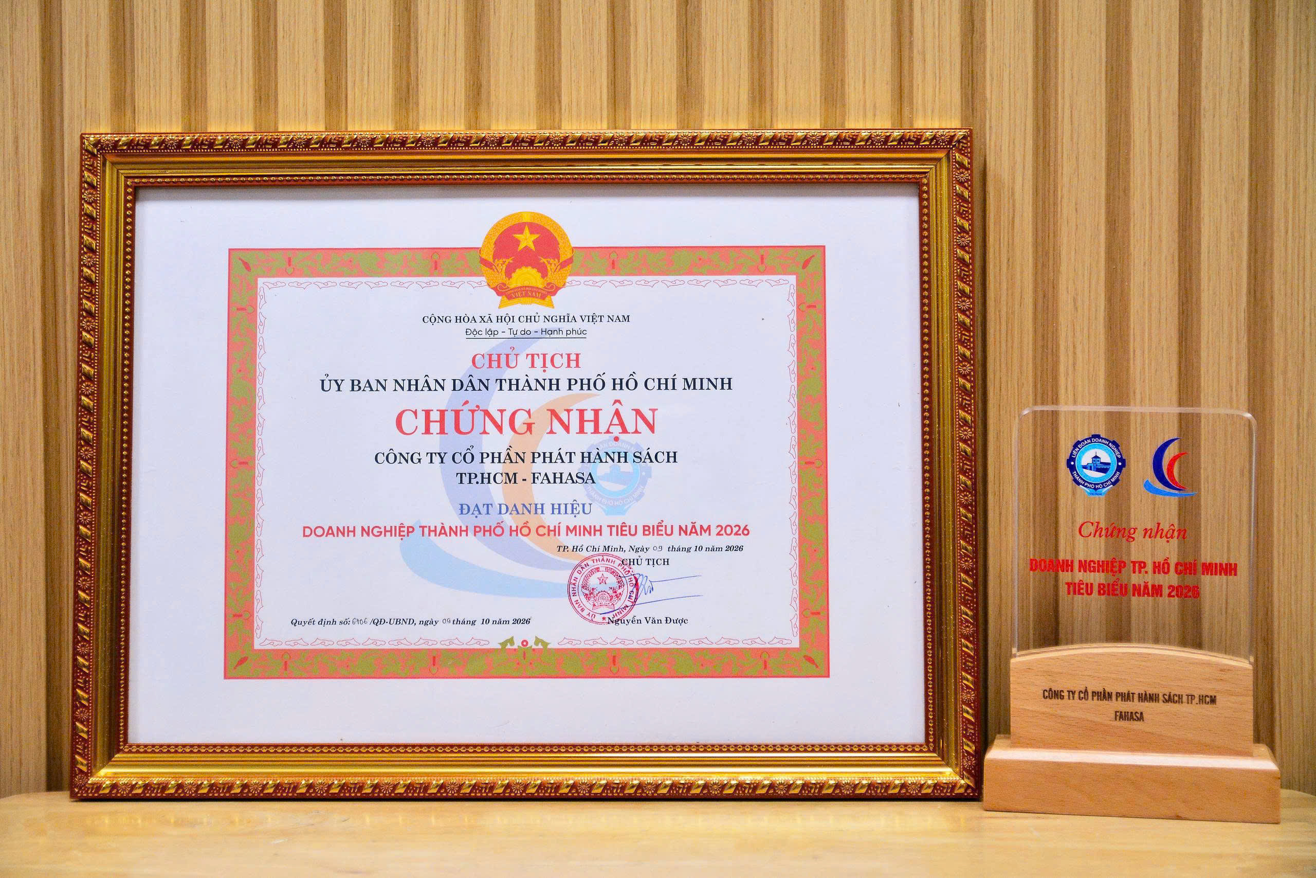 Công Ty FAHASA Và Chủ Tịch HĐQT - Ông Phạm Minh Thuận Vinh Dự Được Công Nhận Danh Hiệu “Doanh Nghiệp, Doanh Nhân Tp. Hồ Chí Minh Tiêu Biểu” Năm 2026 (5)