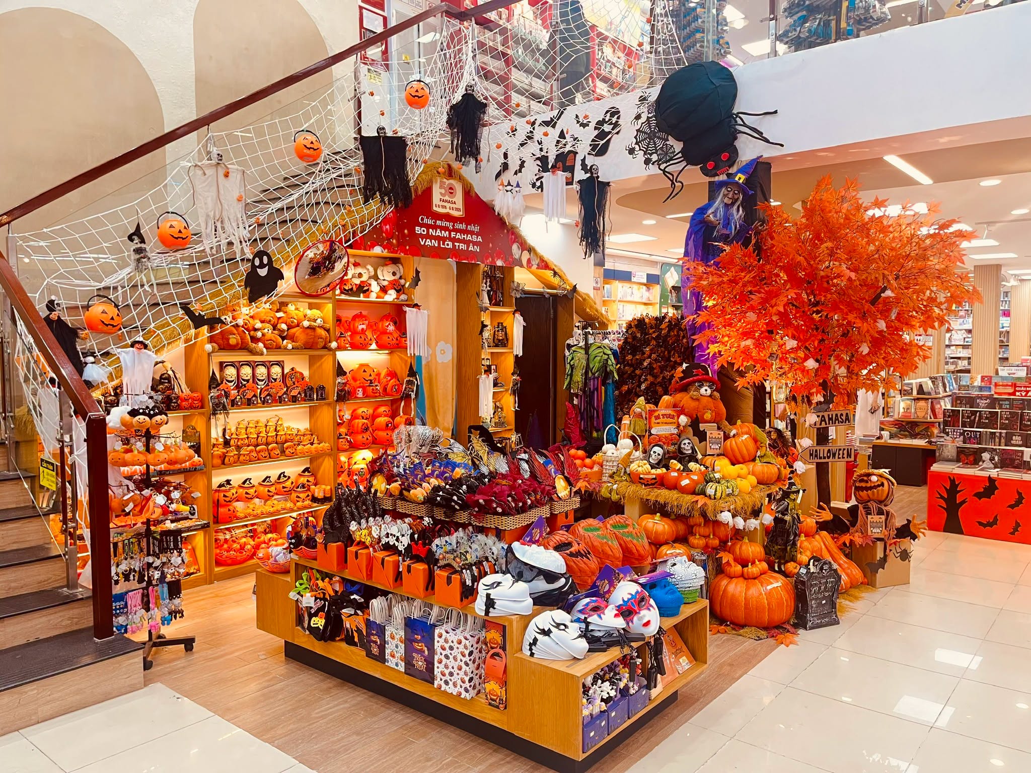 HALLOWEEN tại Nhà sách FAHASA 
