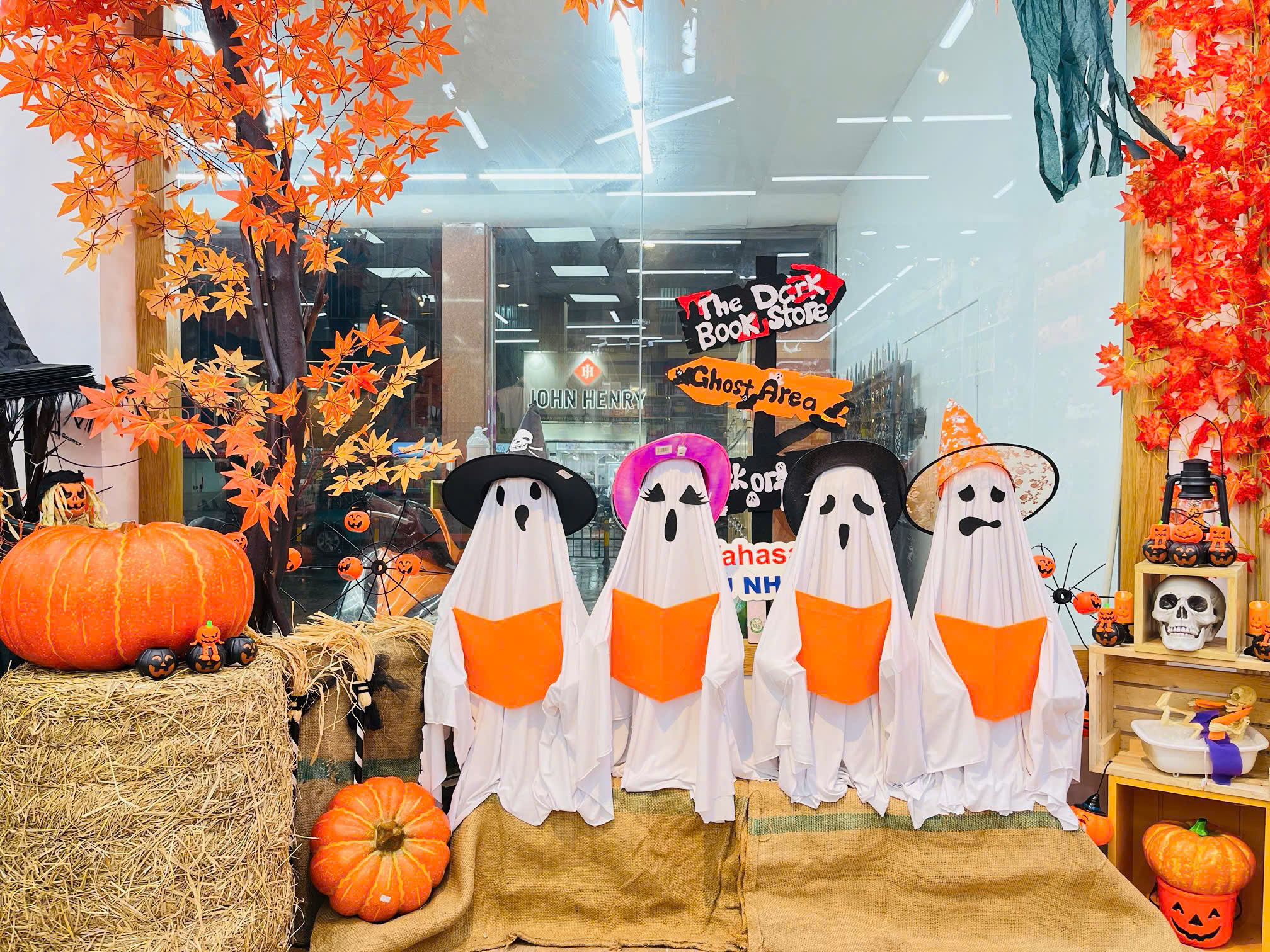Cách Làm Đồ Trang Trí Halloween Bằng Giấy Đơn Giản: àm Ma Giấy Treo Cửa Sổ