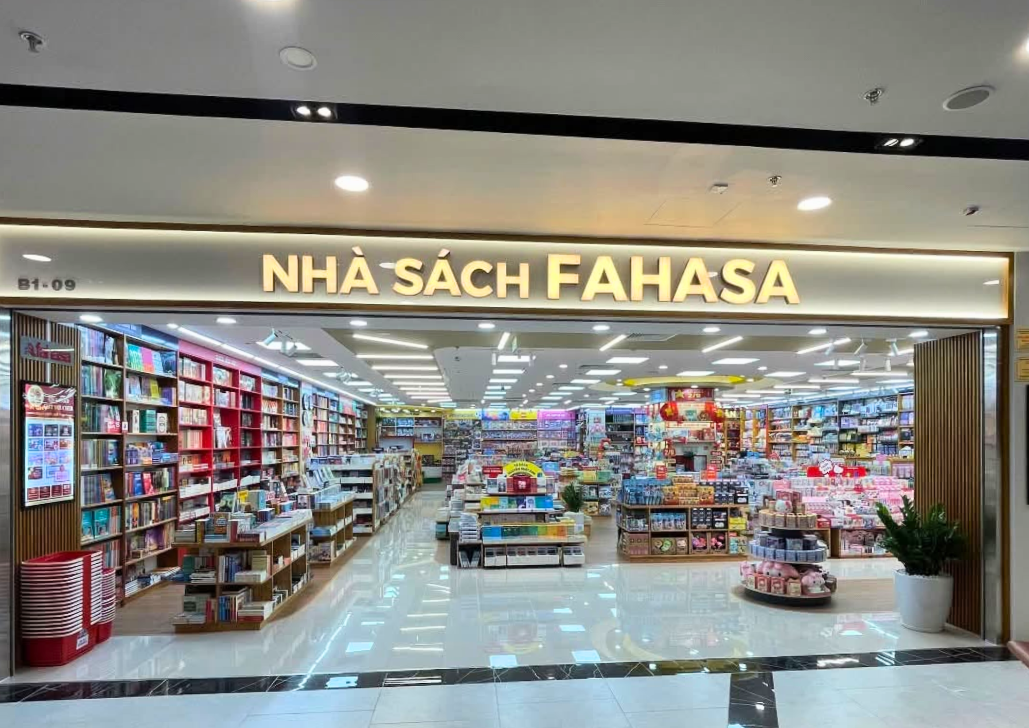 Nhà sách FAHASA Đan Phượng