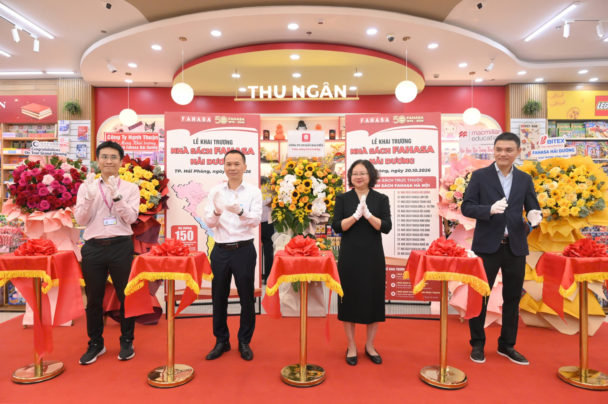 Nhà sách FAHASA Hải Dương (163)