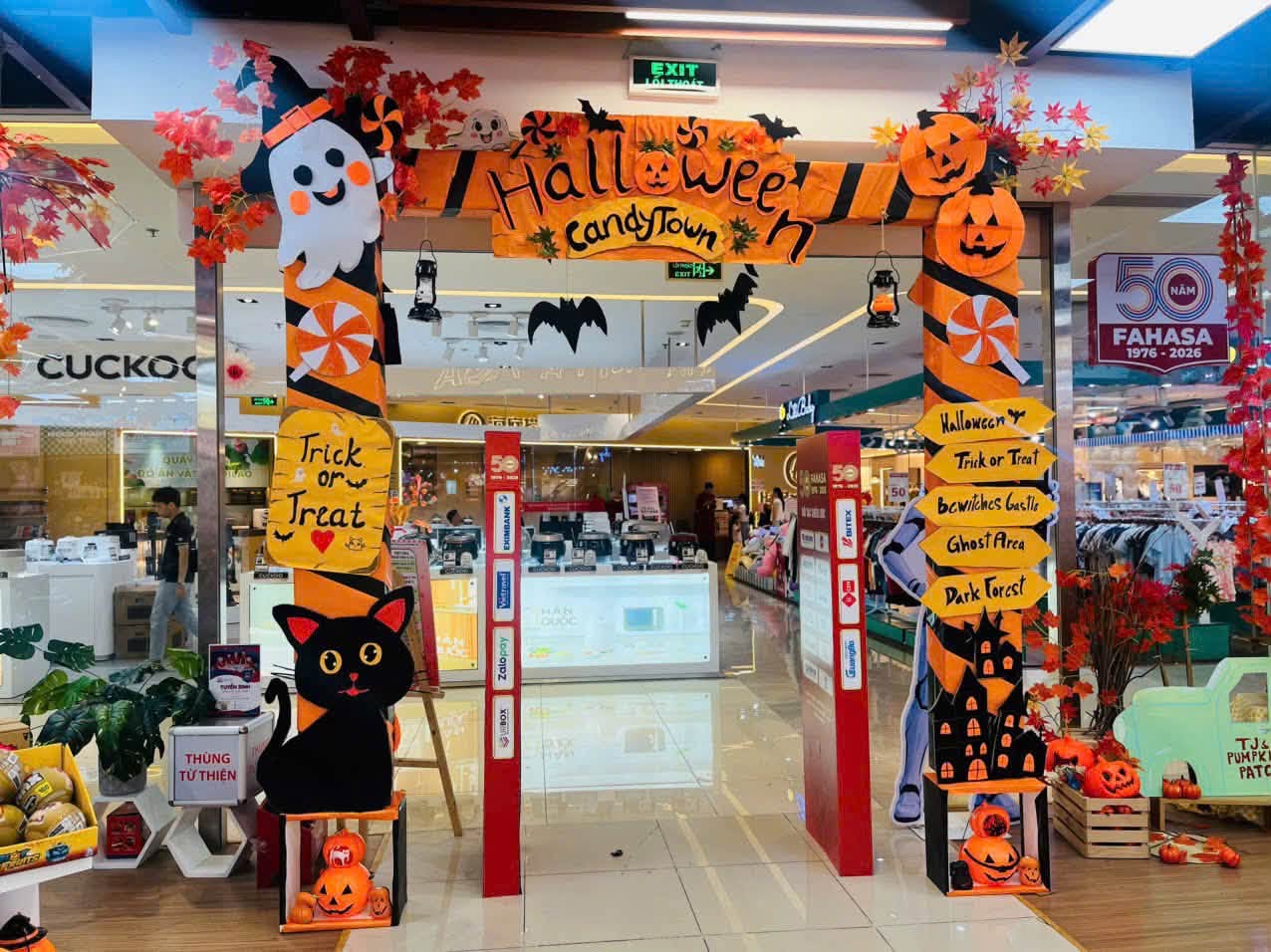 Phân Biệt Halloween 31/10 Và Lễ Các Thánh 1/11. Nguồn hình ảnh: Nhà sách FAHASA